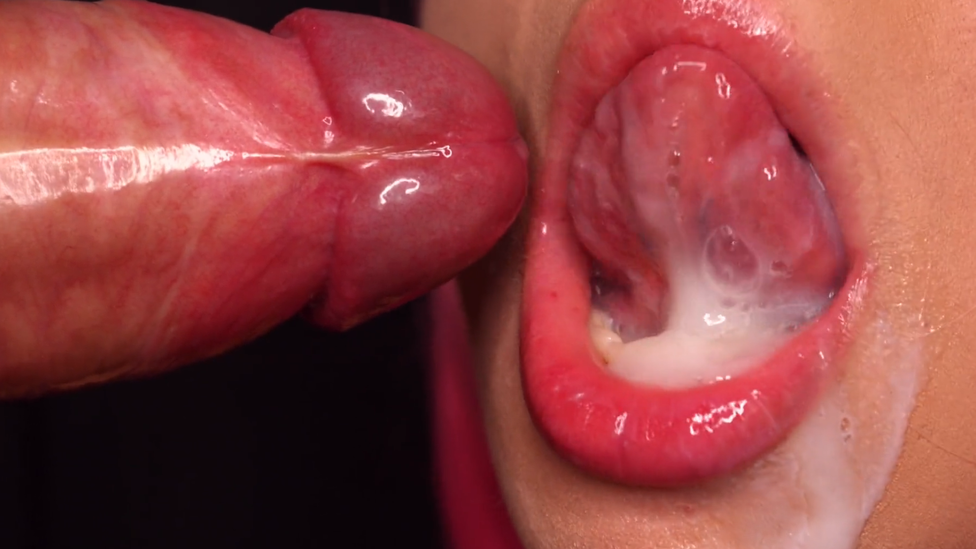 高端气质反差眼镜妹，颜值性格超好，互摸调情主动骑乘，浪叫呻吟好听