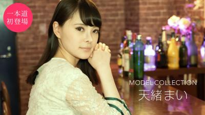 圣诞装妹子高挑捆绑玩法 跳蛋猛戳下体无法反抗