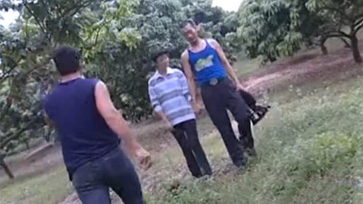 667 51:55HD【会喷水的亲姐姐】中午没什么事和姐姐打了会球，带着穿瑜伽套装的姐姐先户外找刺激，再跳蛋调教双洞，人美逼嫩！