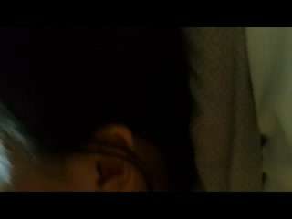 按摩室金发女郎拥有无懈的美丽酮体，肥大的鸡巴塞满他的小穴给她最大的安慰