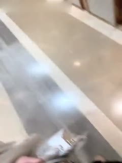 痞帅骚0给哥哥跪舔鸡巴，射出来的精液用嘴接住