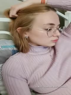 【母子】41岁妈妈和儿子乱伦！妈妈叫床太骚了