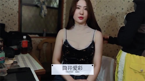 勾搭到的朋友漂亮女友帶入酒店啪啪[10:31]