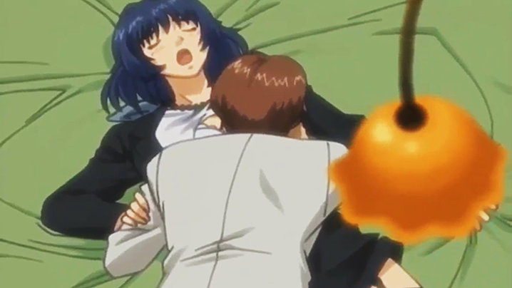 34歲的今村由美是個天生開朗的女孩，在繪畫學校總是笑容滿面。第四章 她平常和丈夫一起放鬆的客廳裡，竟然沾滿了高潮時噴湧而出的尿液和液體！光天化日之下，禁止在家拍攝