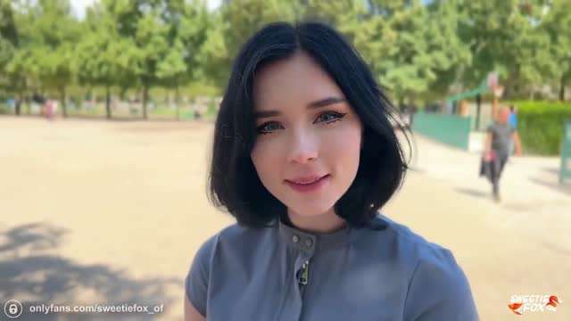 萌萌人妻全裸丝袜展示坐插鸡巴蛋蛋高潮