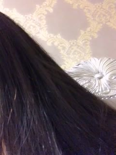 国内偷拍狂魔潜入商场女厕，高清直击美女蹲坑私密瞬间！