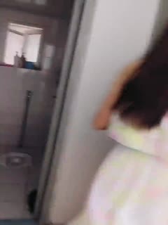 中國外流長腿女警制服調教影片