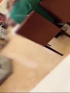 DLDSS402 会社里遇到地味巨乳的OL，在酒吧遭遇并被口头禁止的暗示被迫接受口头服务，甚至在工作时也被吸吮 朝海汐朝海汐朝海汐