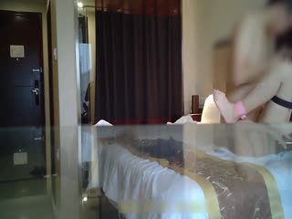 【免费资源】清纯美乳露脸大一骚母狗【潘晴晴】被远程调教，动感裸舞、紫薇潮吹、露出、尿尿母狗属性拉满了 [05:49]