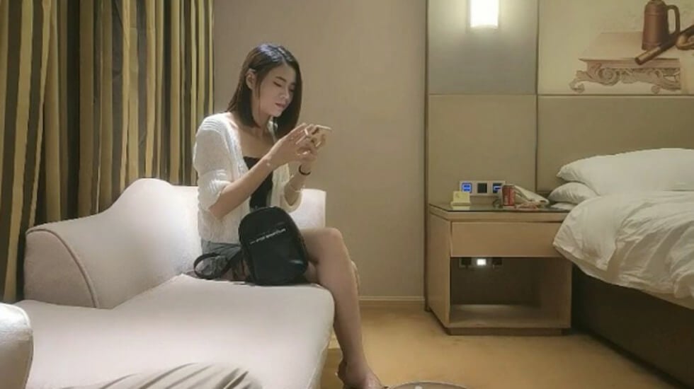 原創 [有碼] 【MP4 3.12GB】JUR502 巨乳人妻同情處男小叔做愛中出而沉淪《FHD中文》