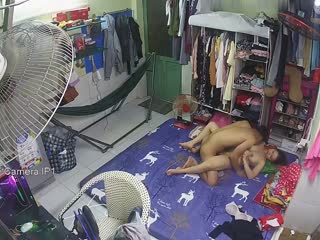 她值得信賴的老闆出賣了一位美麗的女僱員Tokida Ami，並與商業夥伴進行了性關係。