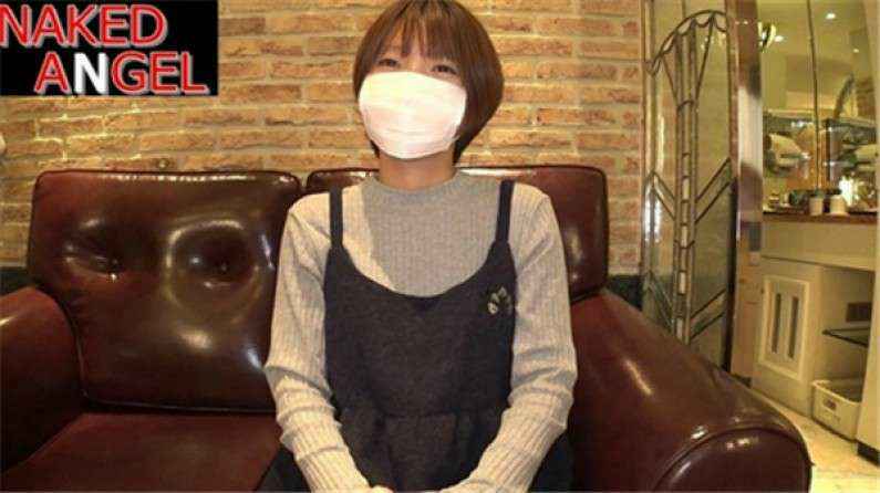 [亞洲無碼] 超清纯校花嫩妹『源源baby』 3P啪啪 嘴里一根逼里一根爽飞了，小骚穴一扣就喷水，清纯面庞超反差(3V)