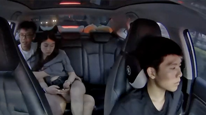 两个女人之间的战斗往往是从舔逼扣穴开始