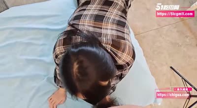 超高清操黑丝骚老妈黑丝足交激烈乘骑被猛干到潮喷颤抖