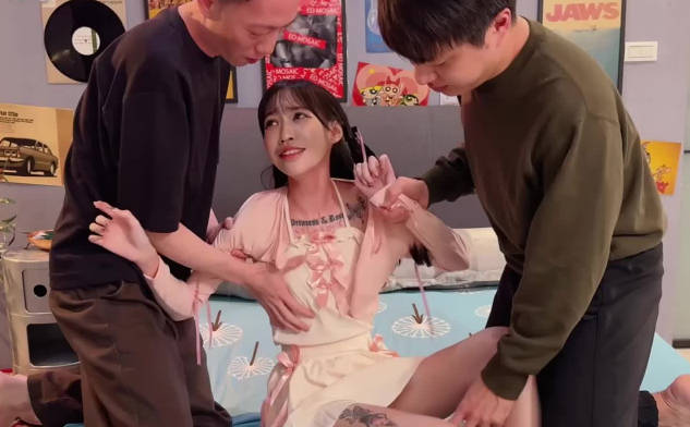 EdMosaic03-06绑来目中无人的小嫣原本想小小惩罚让她哭爹喊娘中途剧情反转原来她才是那个小恶魔强奸两男